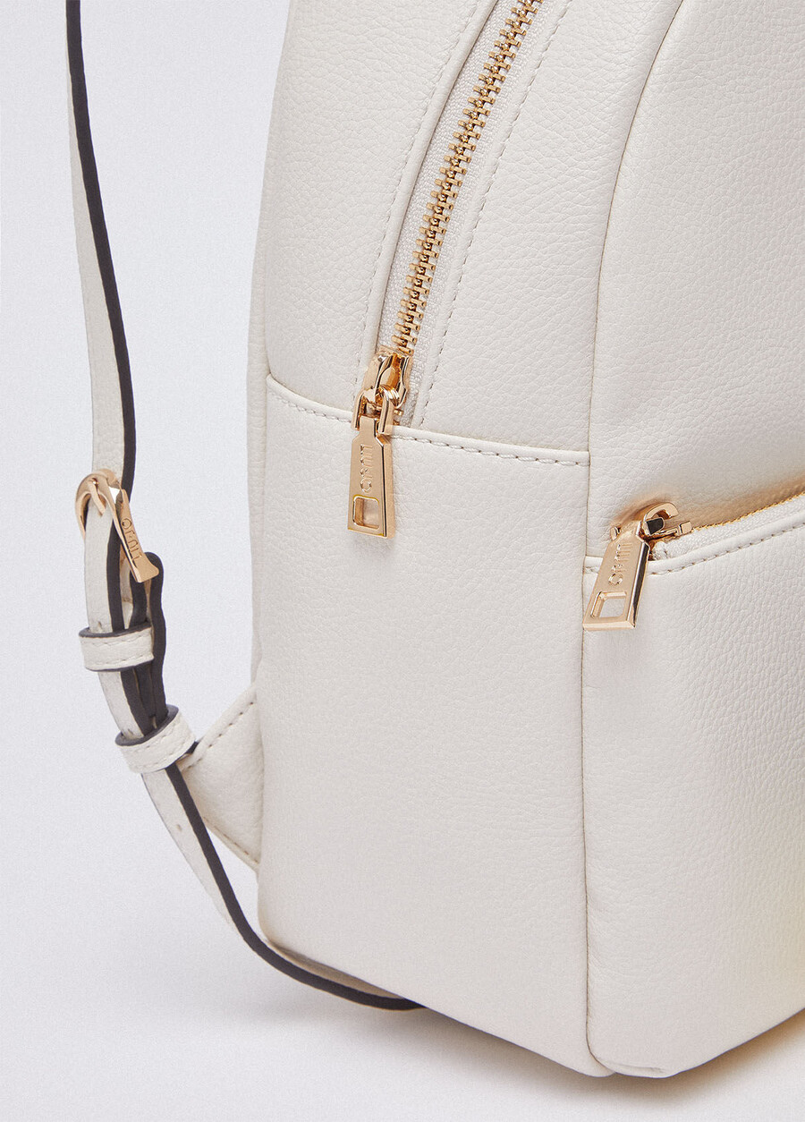 medium backpack with charm