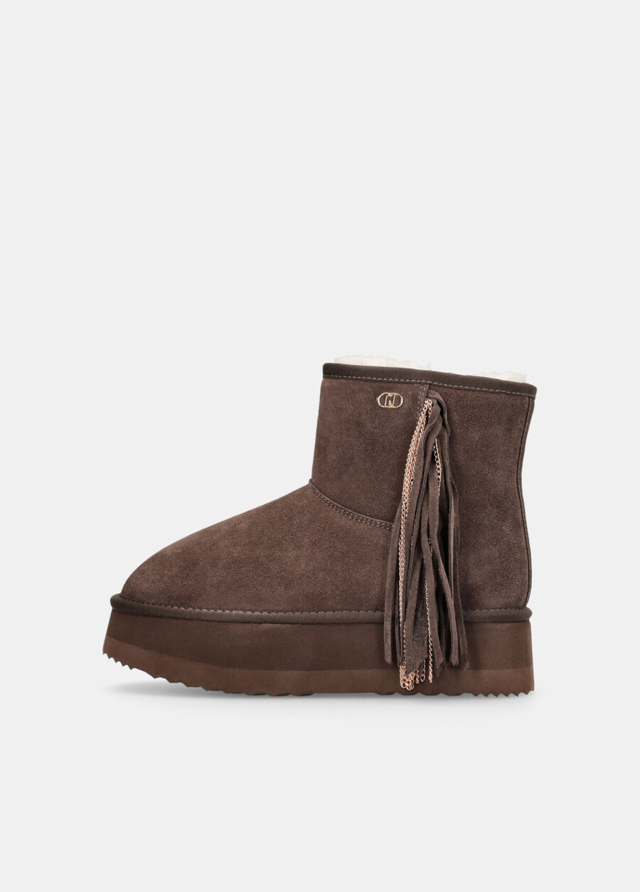 warm ankle boots with fringing