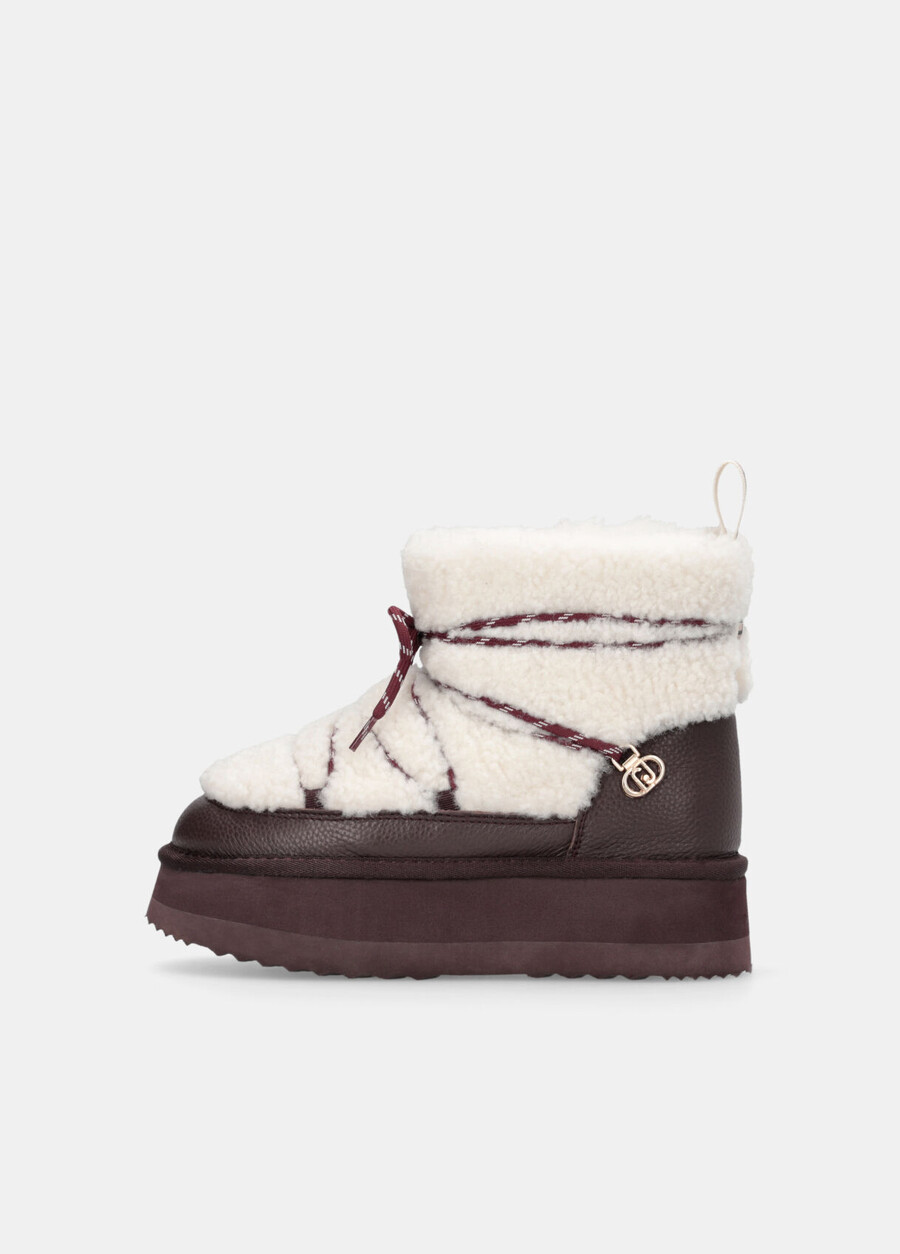 warm lace-up ankle boots