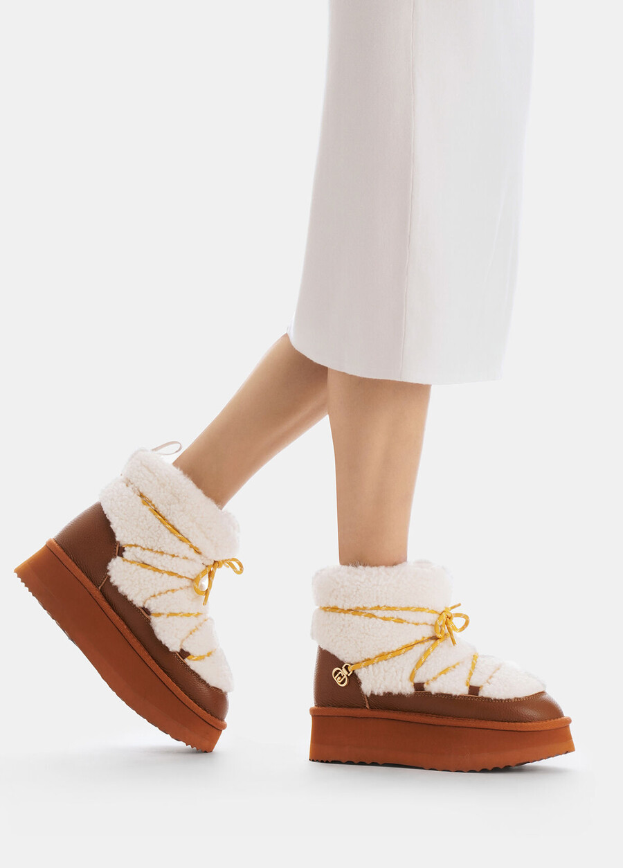 warm lace-up ankle boots