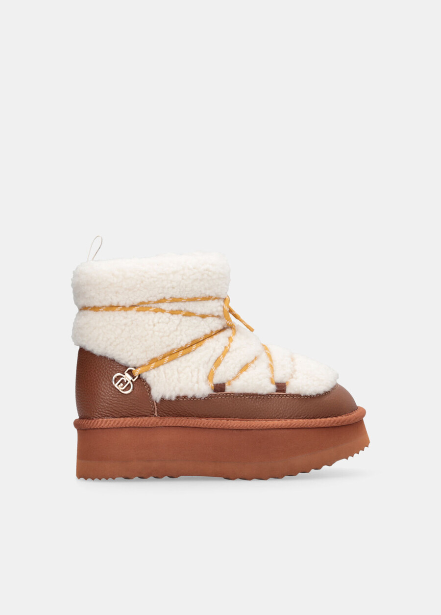 warm lace-up ankle boots
