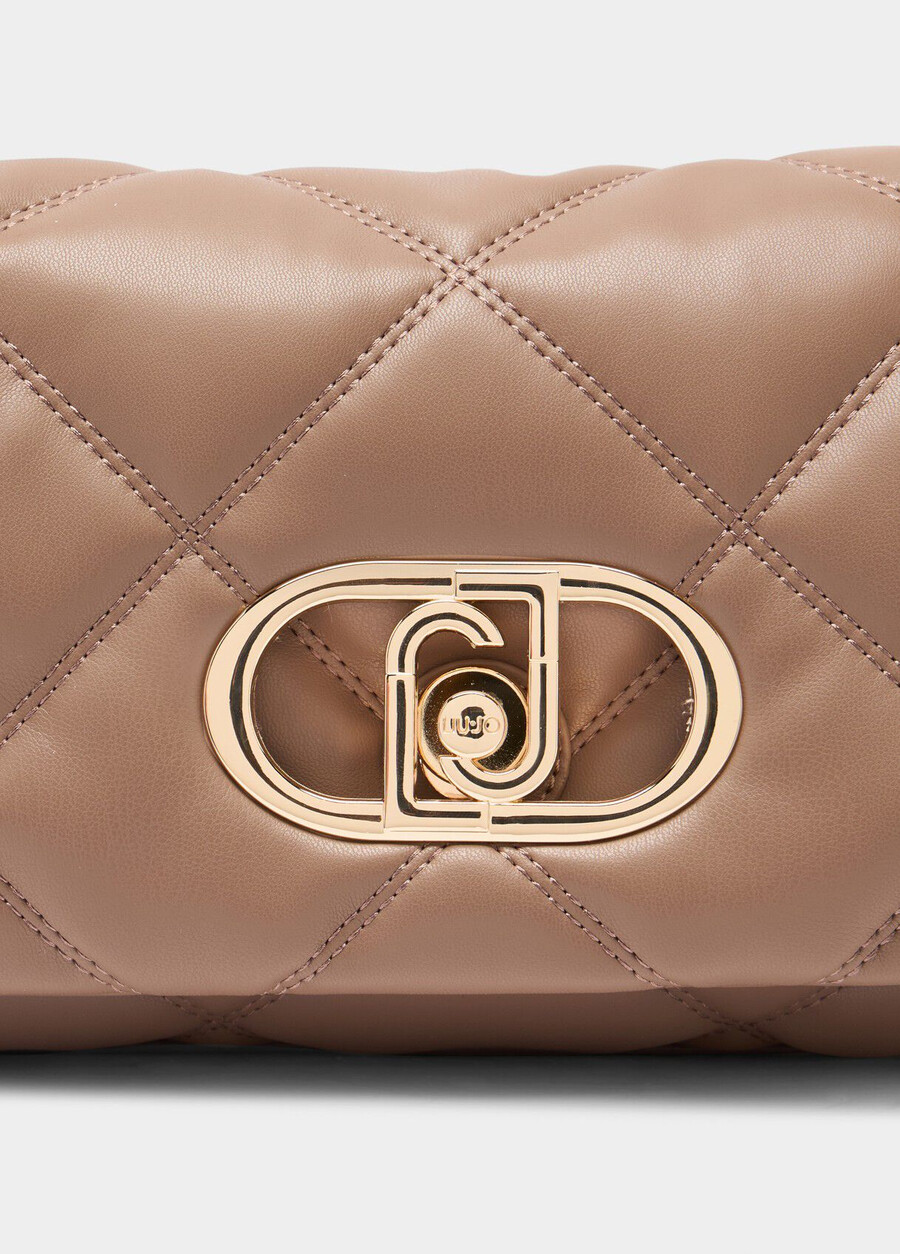 medium quilted lapuffy bag