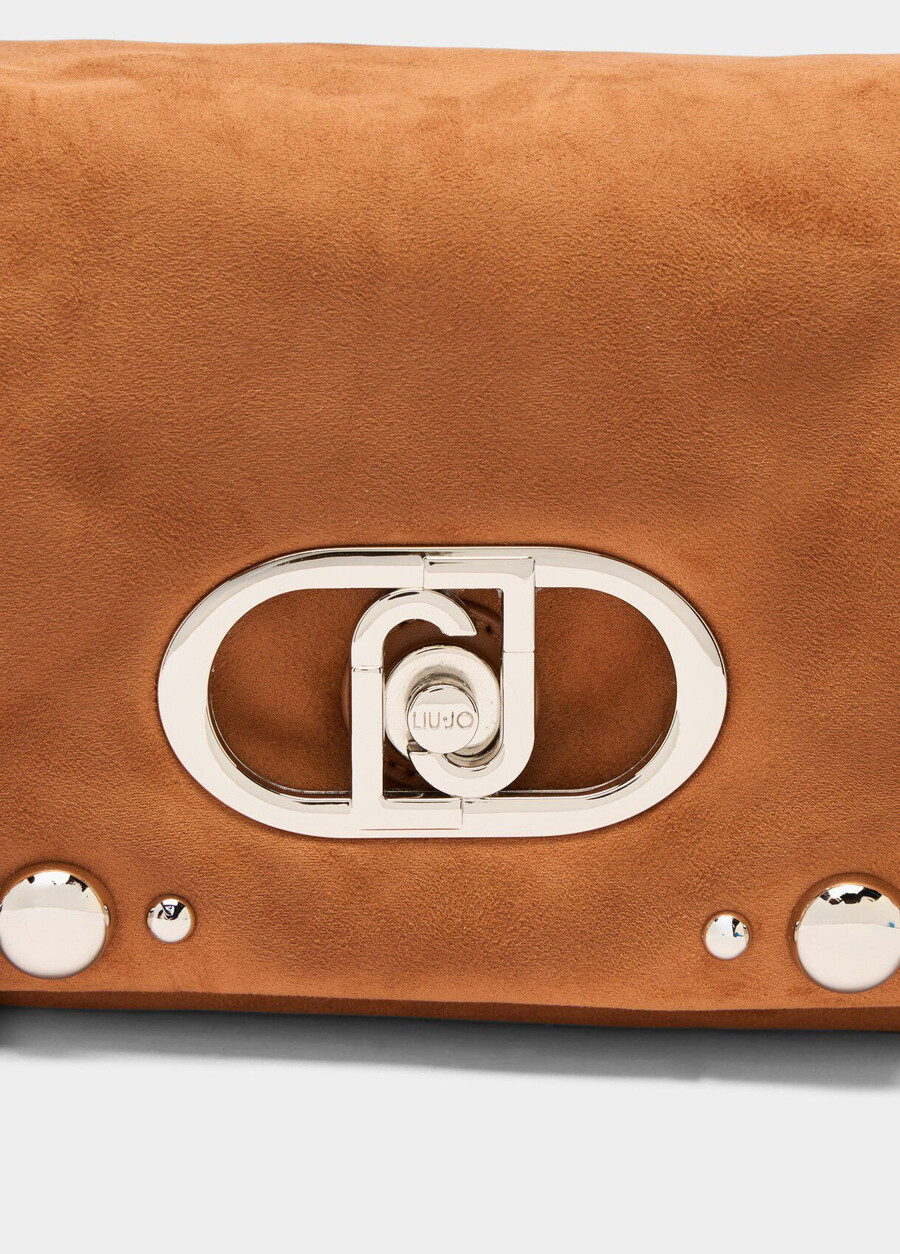 medium quilted lapuffy bag