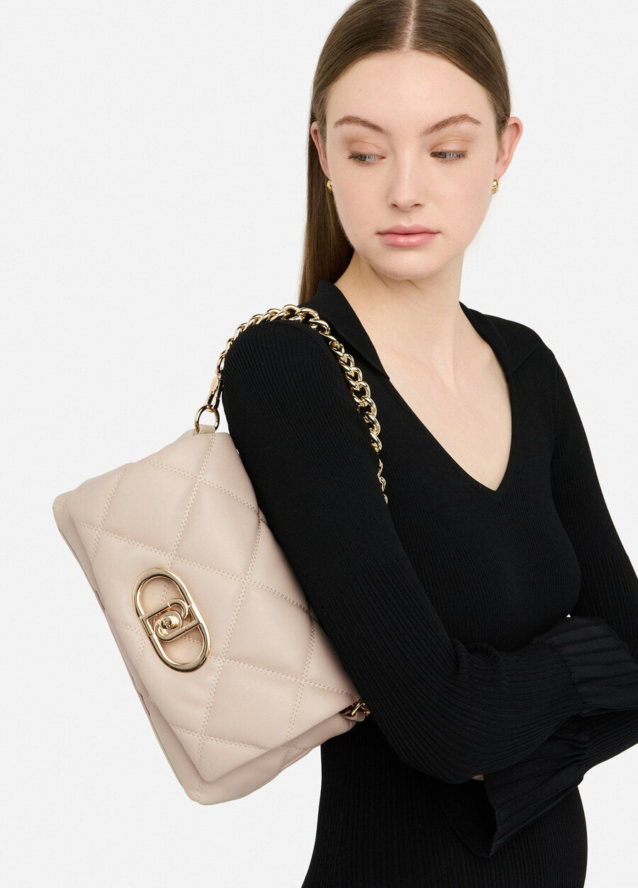 medium quilted lapuffy bag