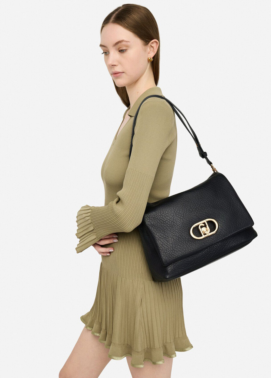 large lapuffy bag