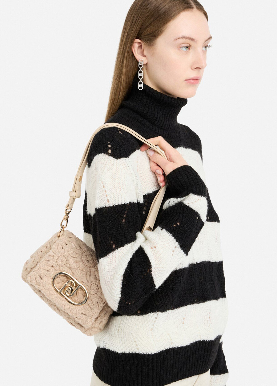 small lapuffy bag with embroidery
