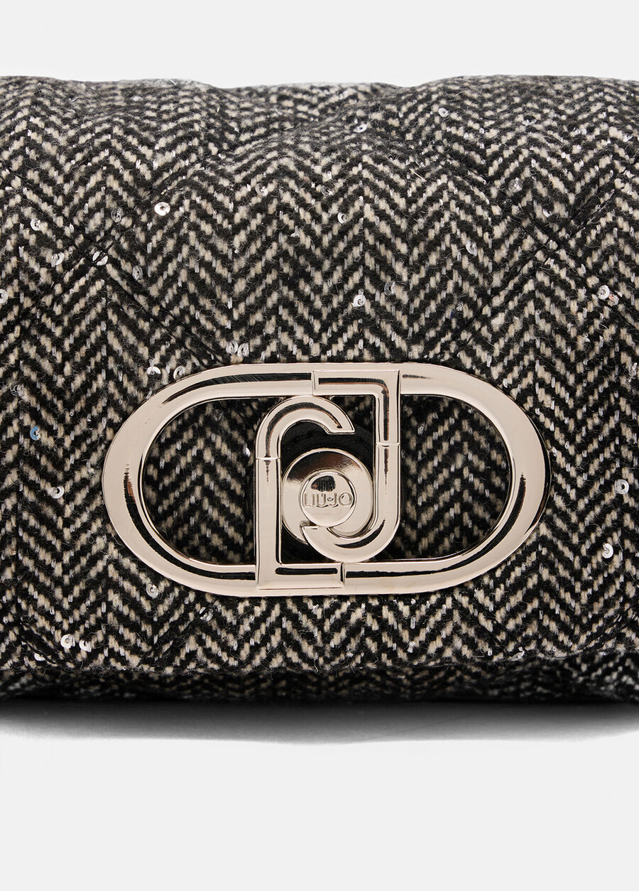 small lapuffy bag with sequins