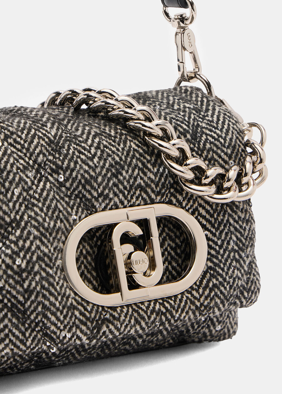small lapuffy bag with sequins