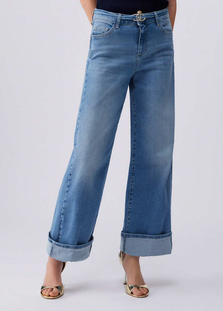 flared jeans with turn-ups