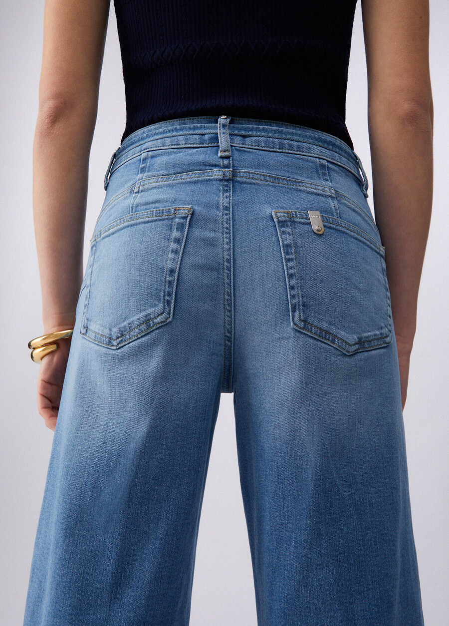flared jeans with turn-ups
