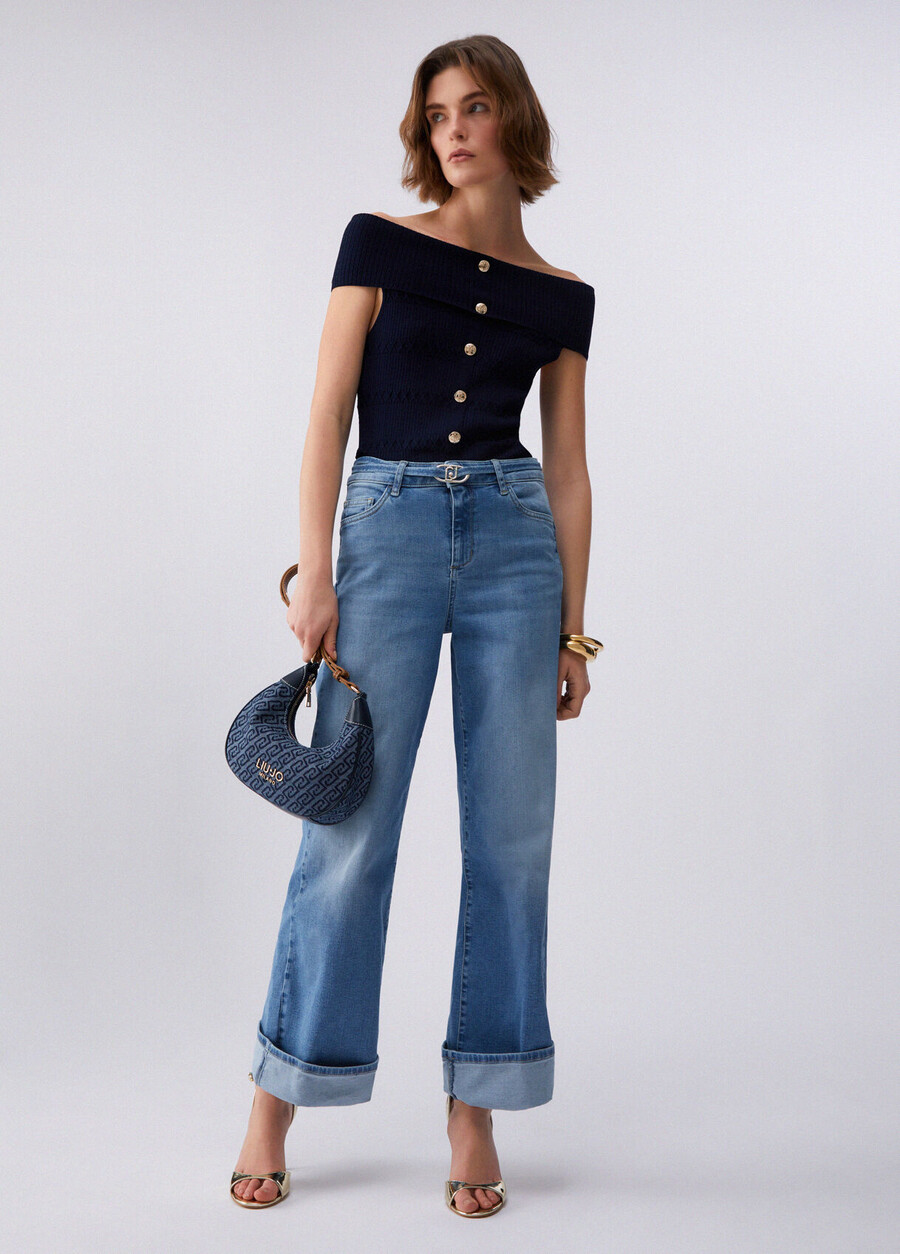 flared jeans with turn-ups