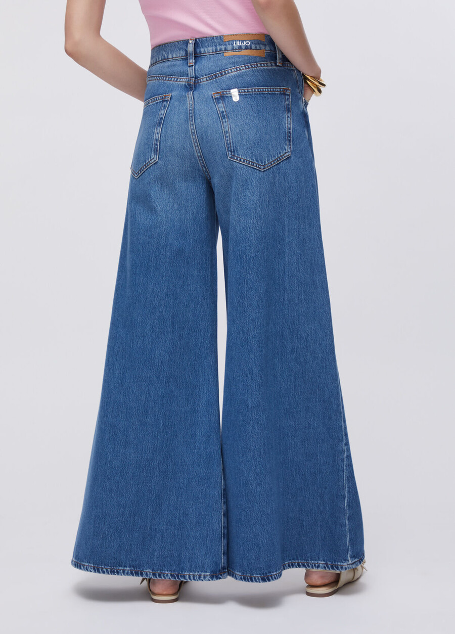 high-waisted super-flared jeans