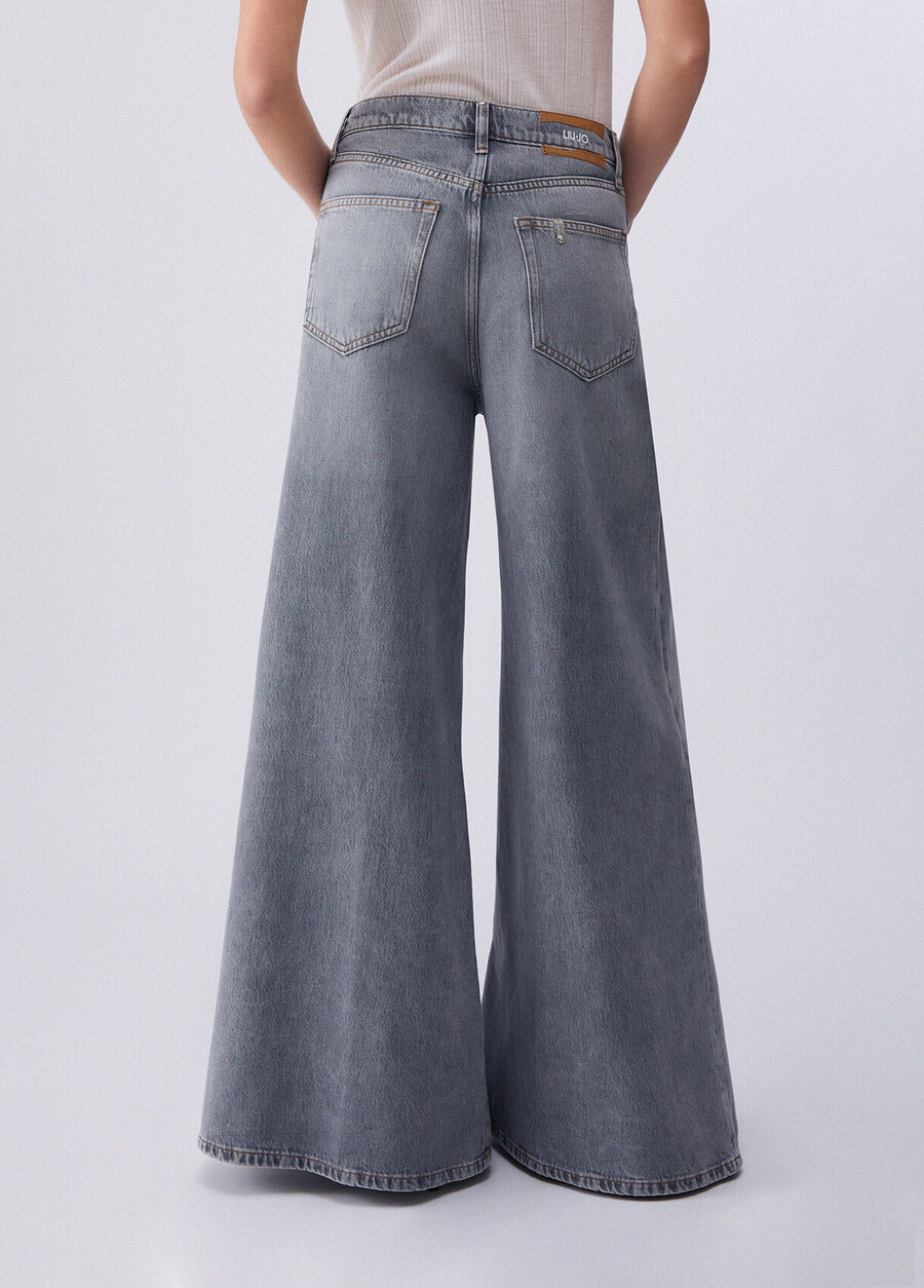 high-waisted super-flared jeans