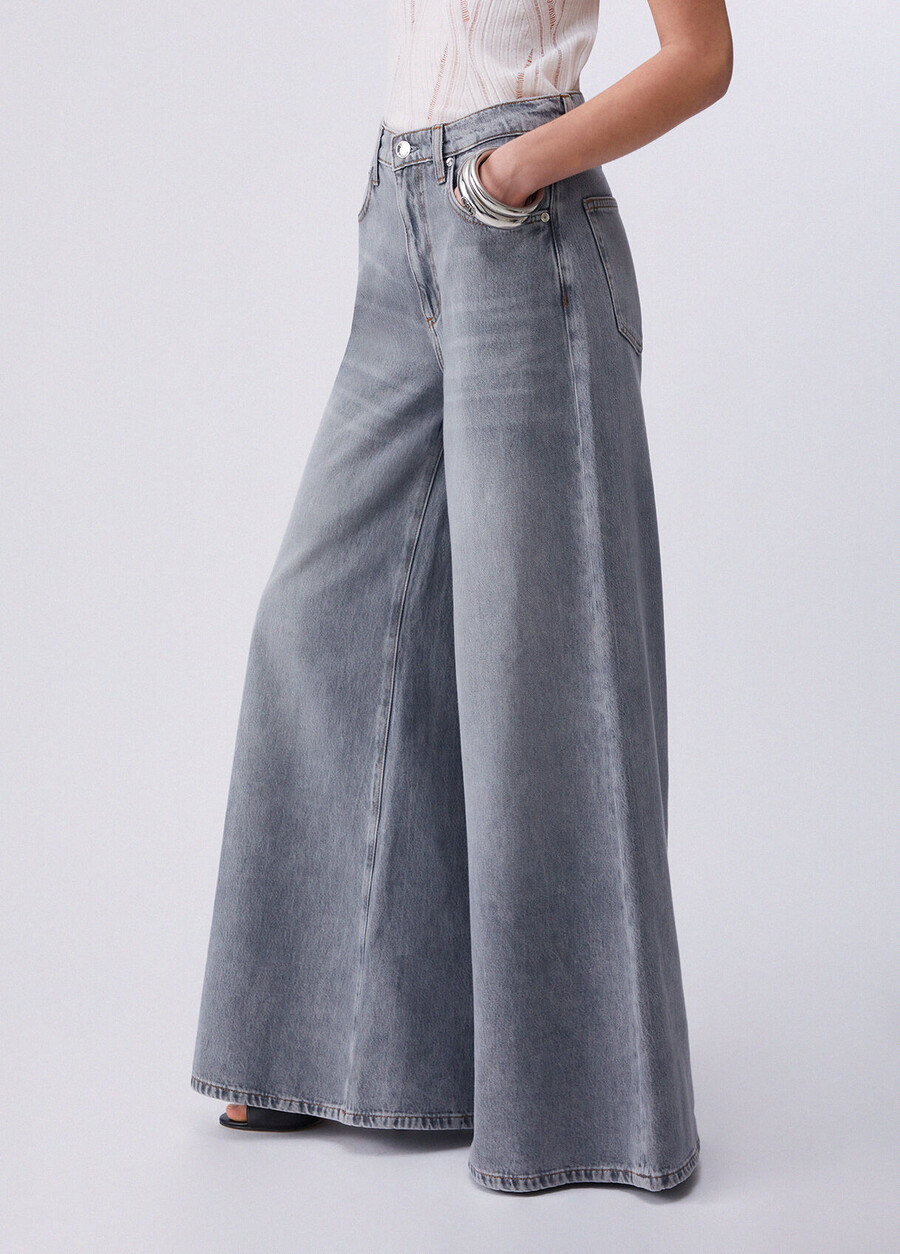 high-waisted super-flared jeans