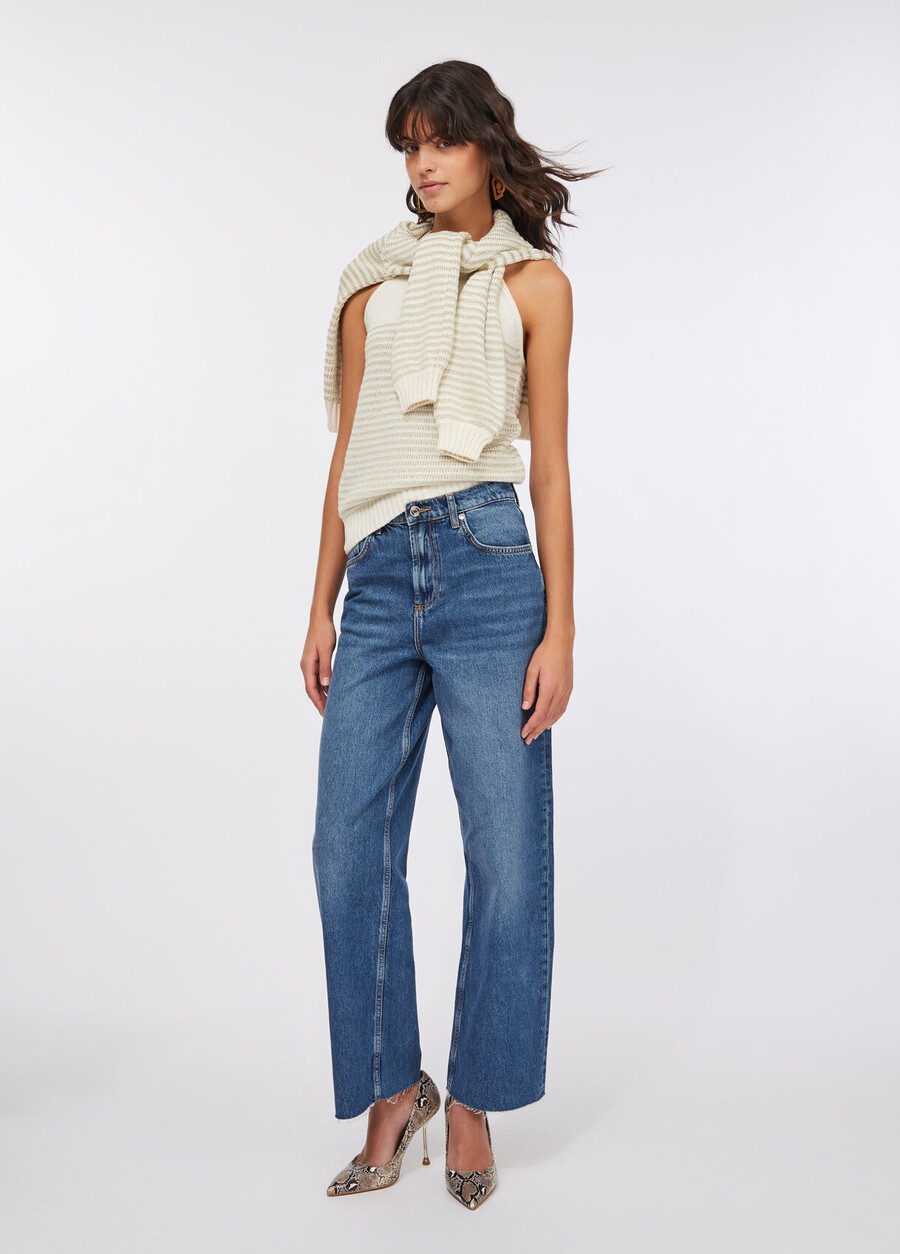 low-rise wide-leg jeans