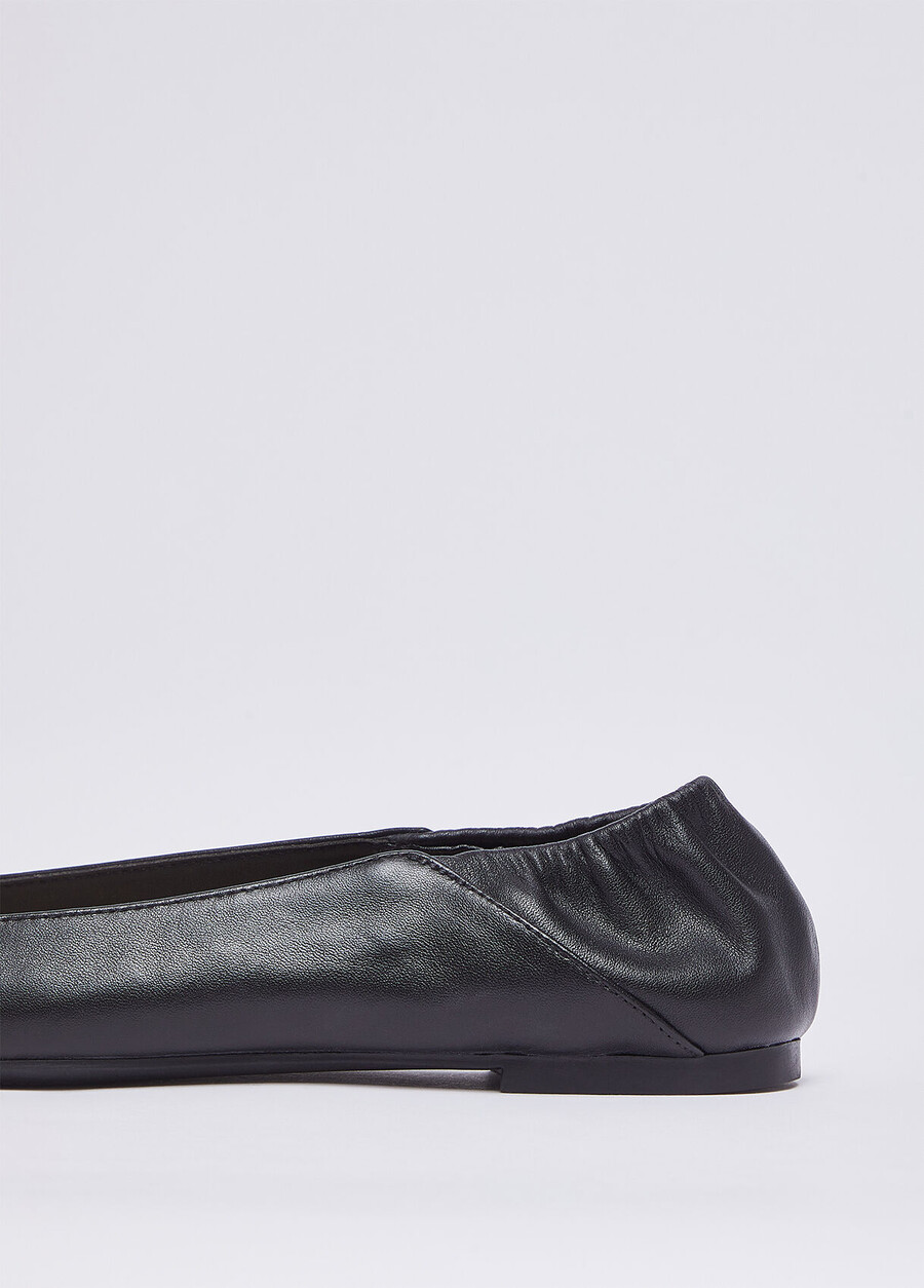 leather ballet flats with logo