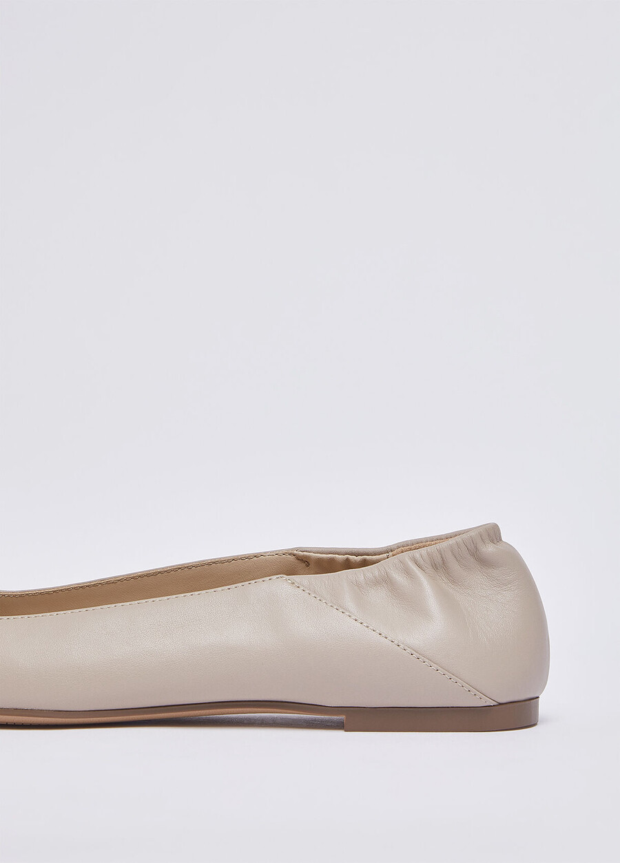 leather ballet flats with logo