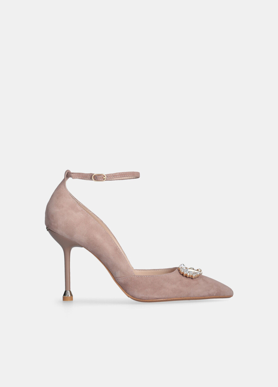 court shoes with jewel logo