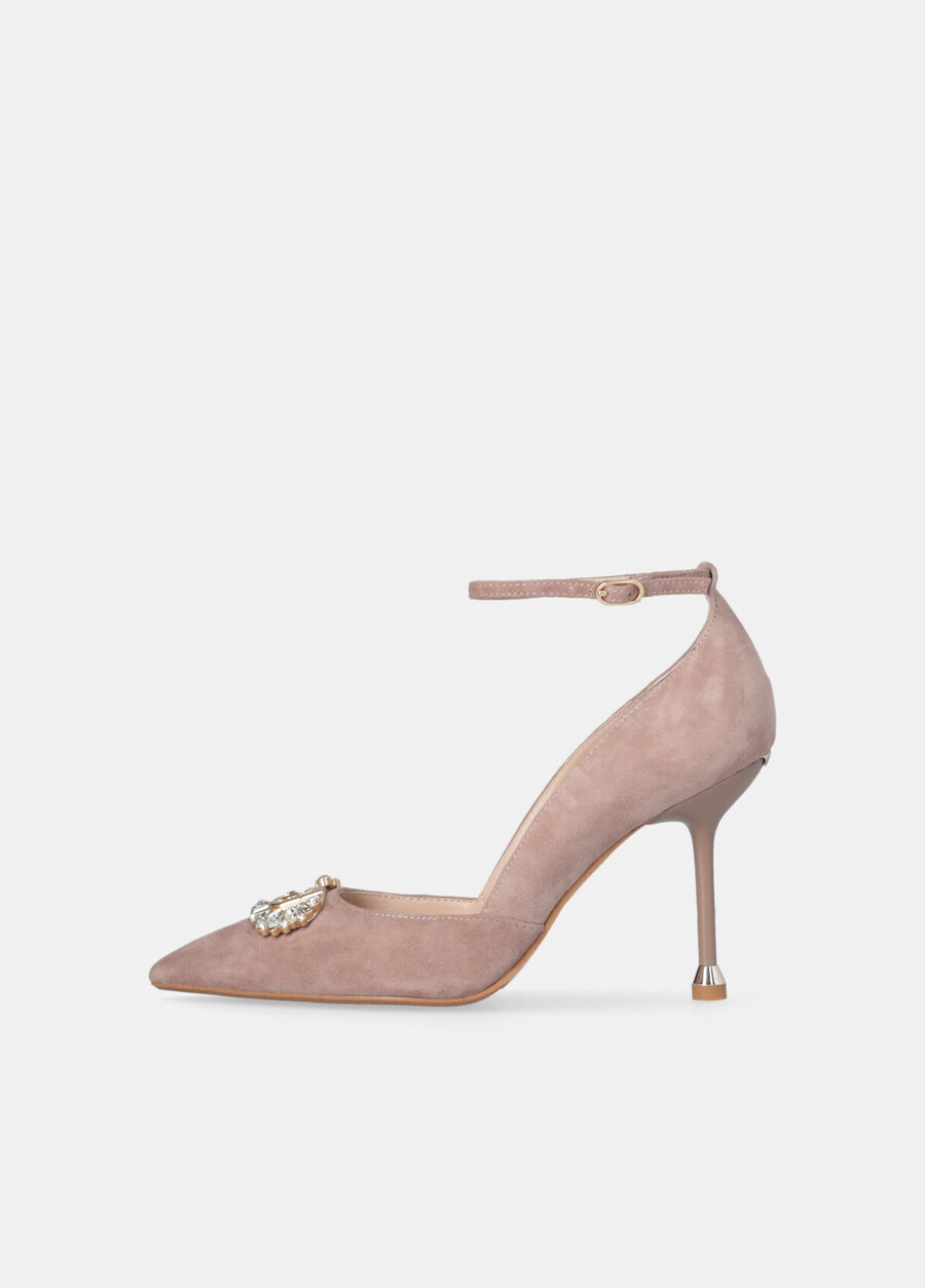 court shoes with jewel logo