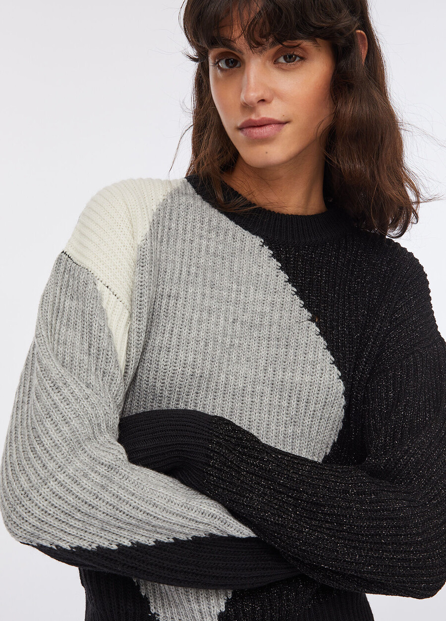 wool sweater with inlays