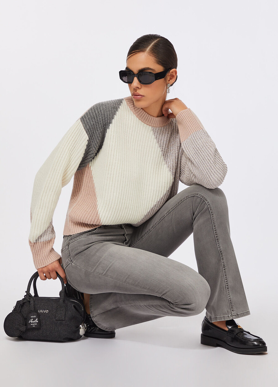 wool sweater with inlays