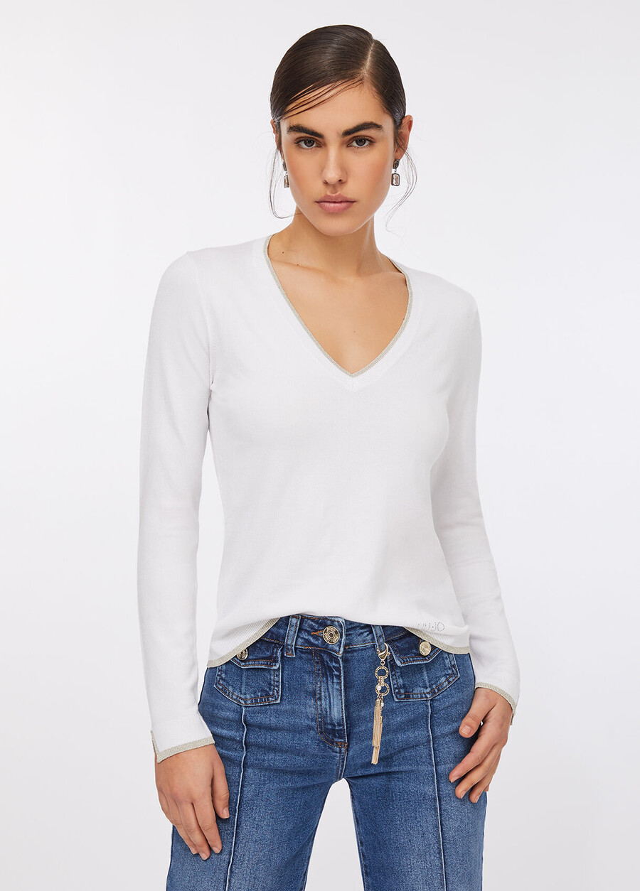 v-neck jumper