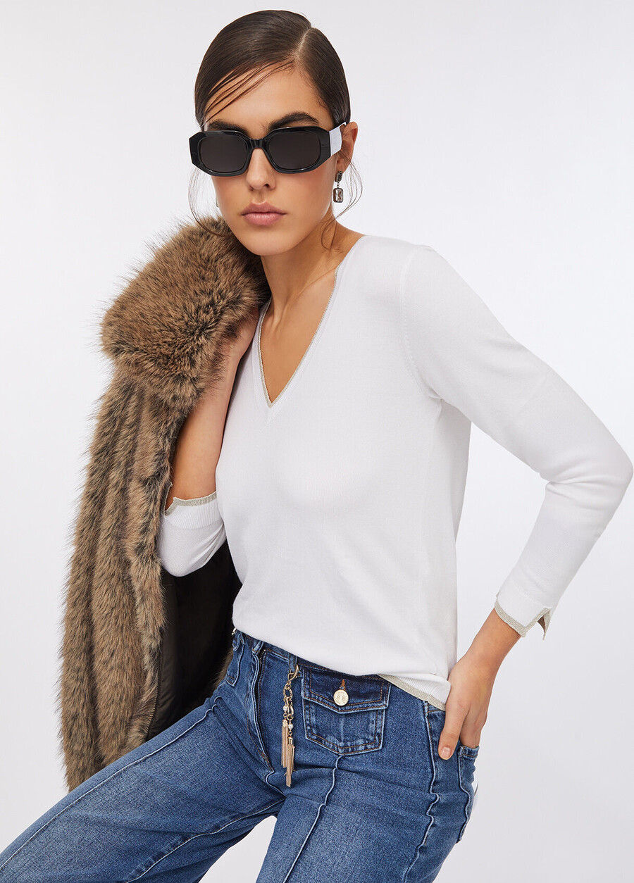 v-neck jumper