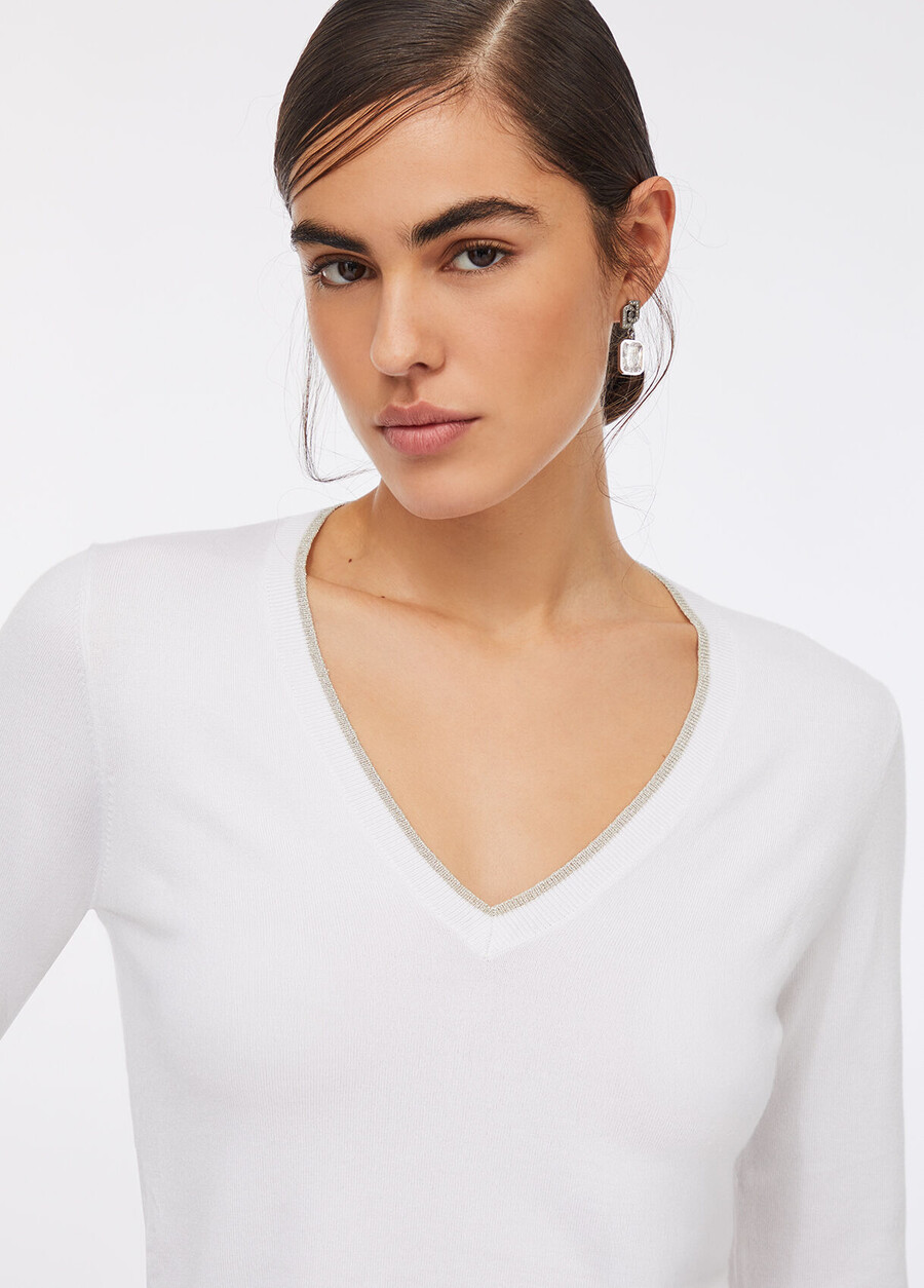 v-neck jumper