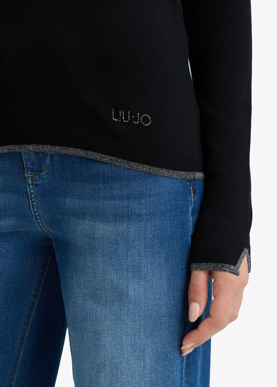 v-neck jumper