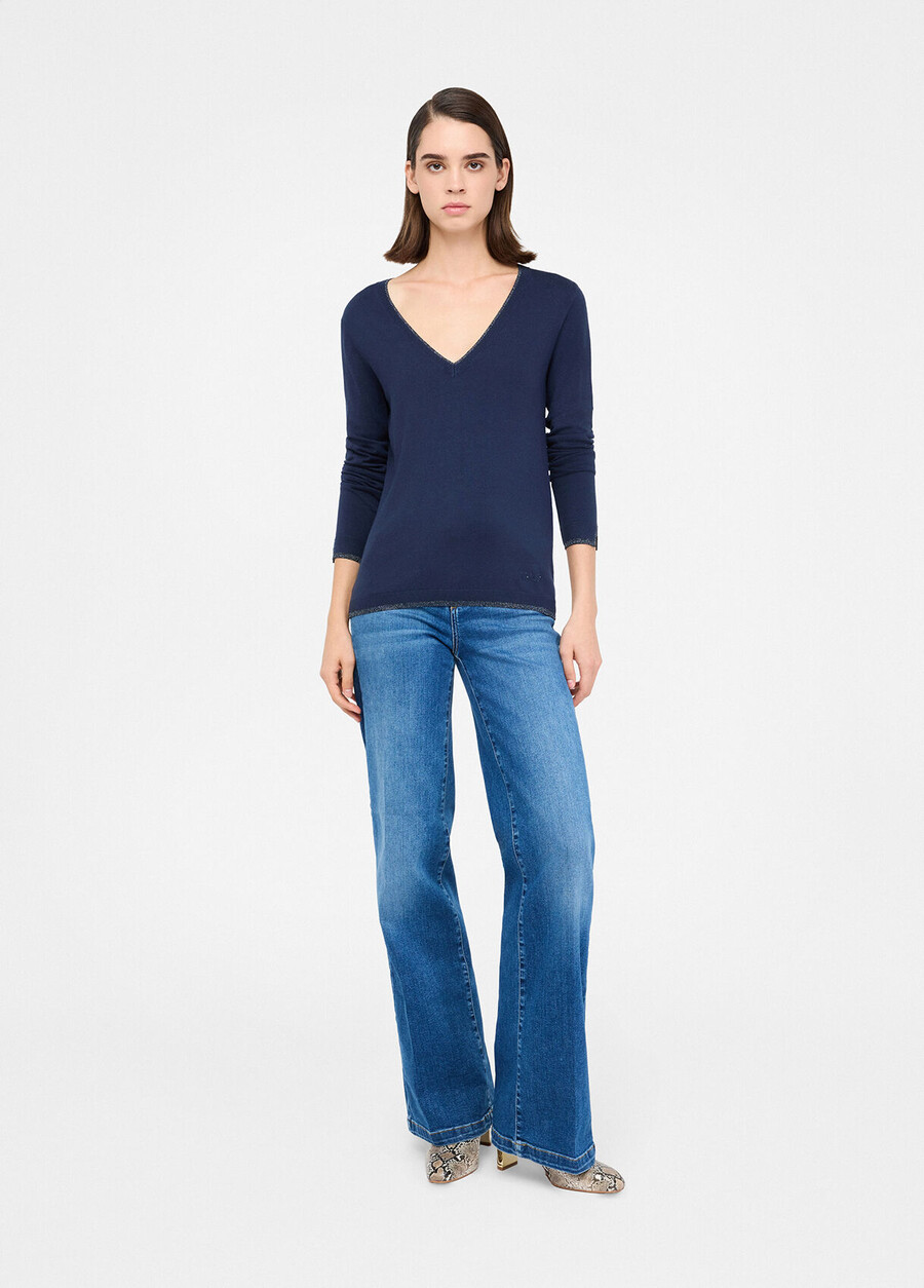 v-neck jumper