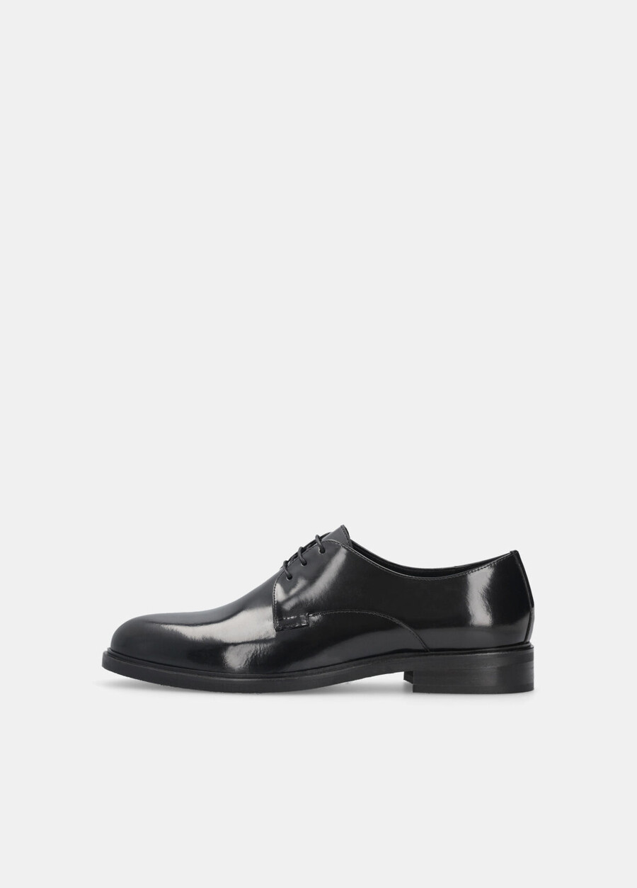 leather lace-up shoes