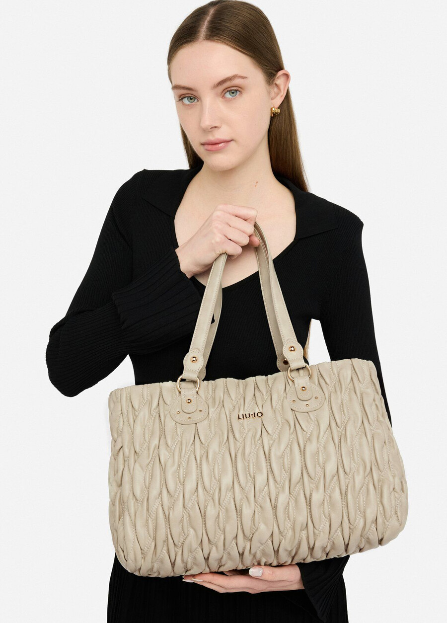 medium quilted shopping bag