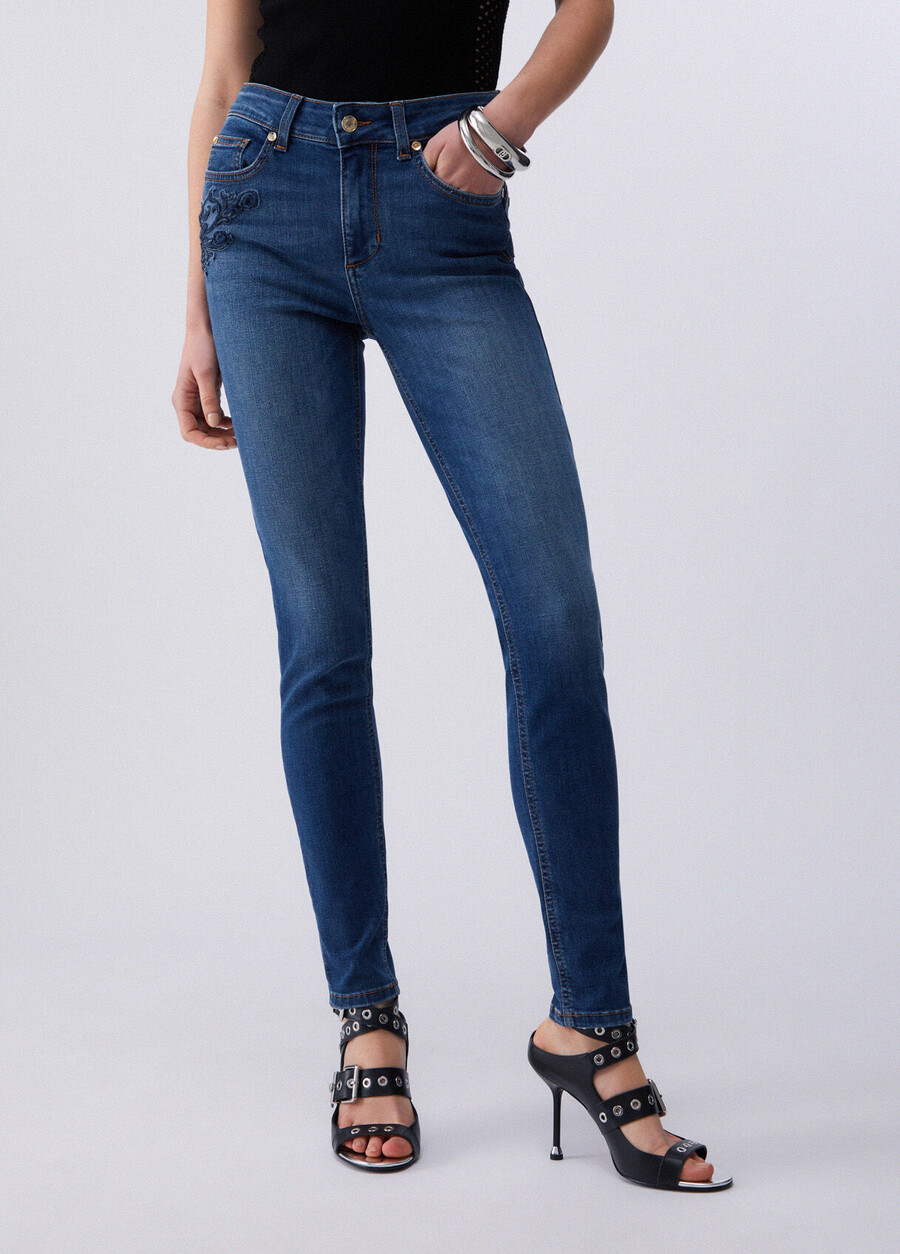 skinny jeans with embroidery