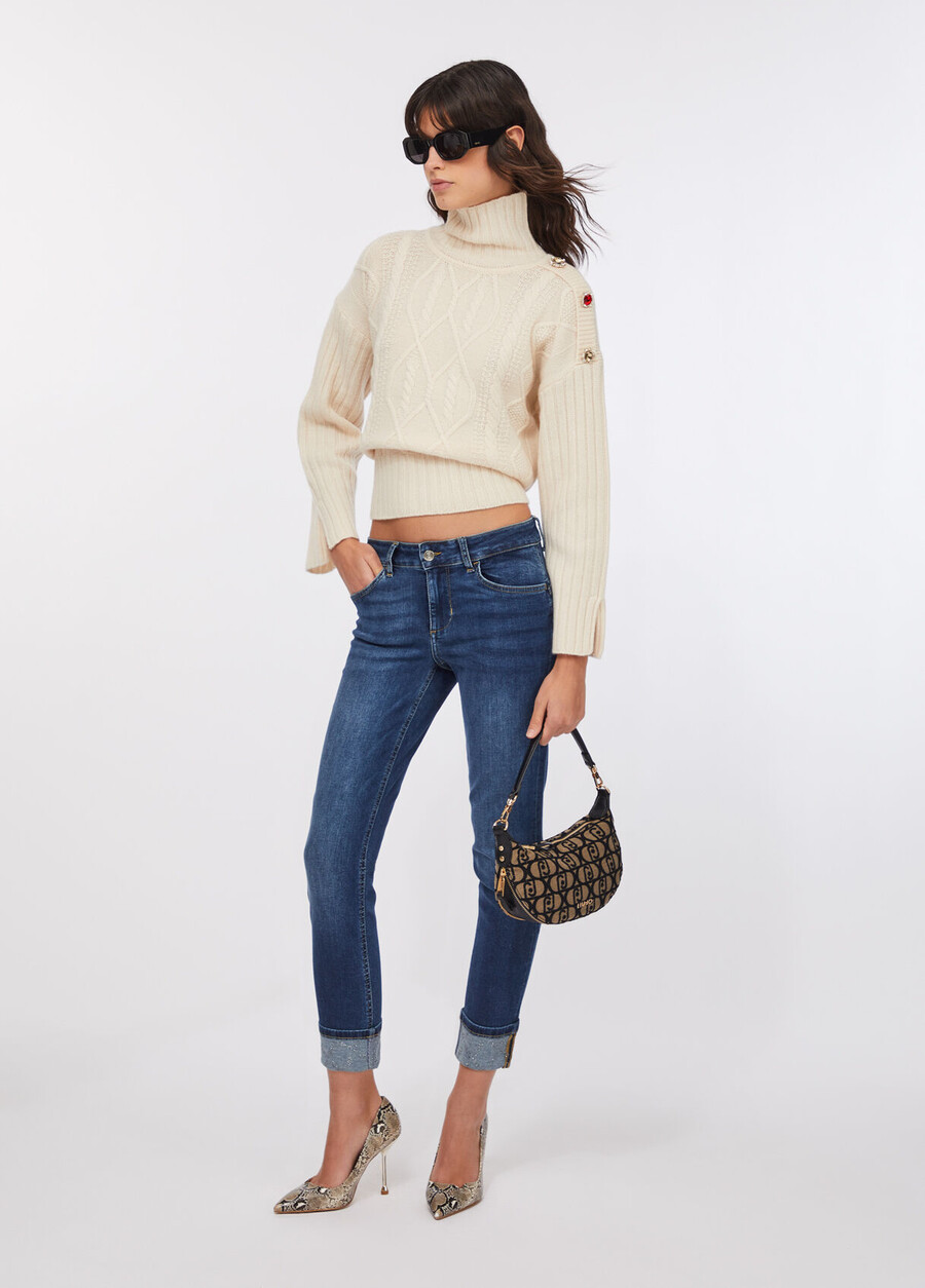 skinny jeans with turn-ups