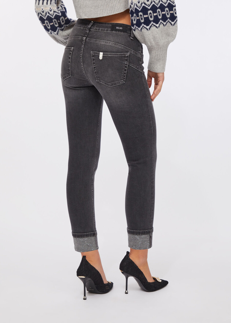 skinny jeans with turn-ups