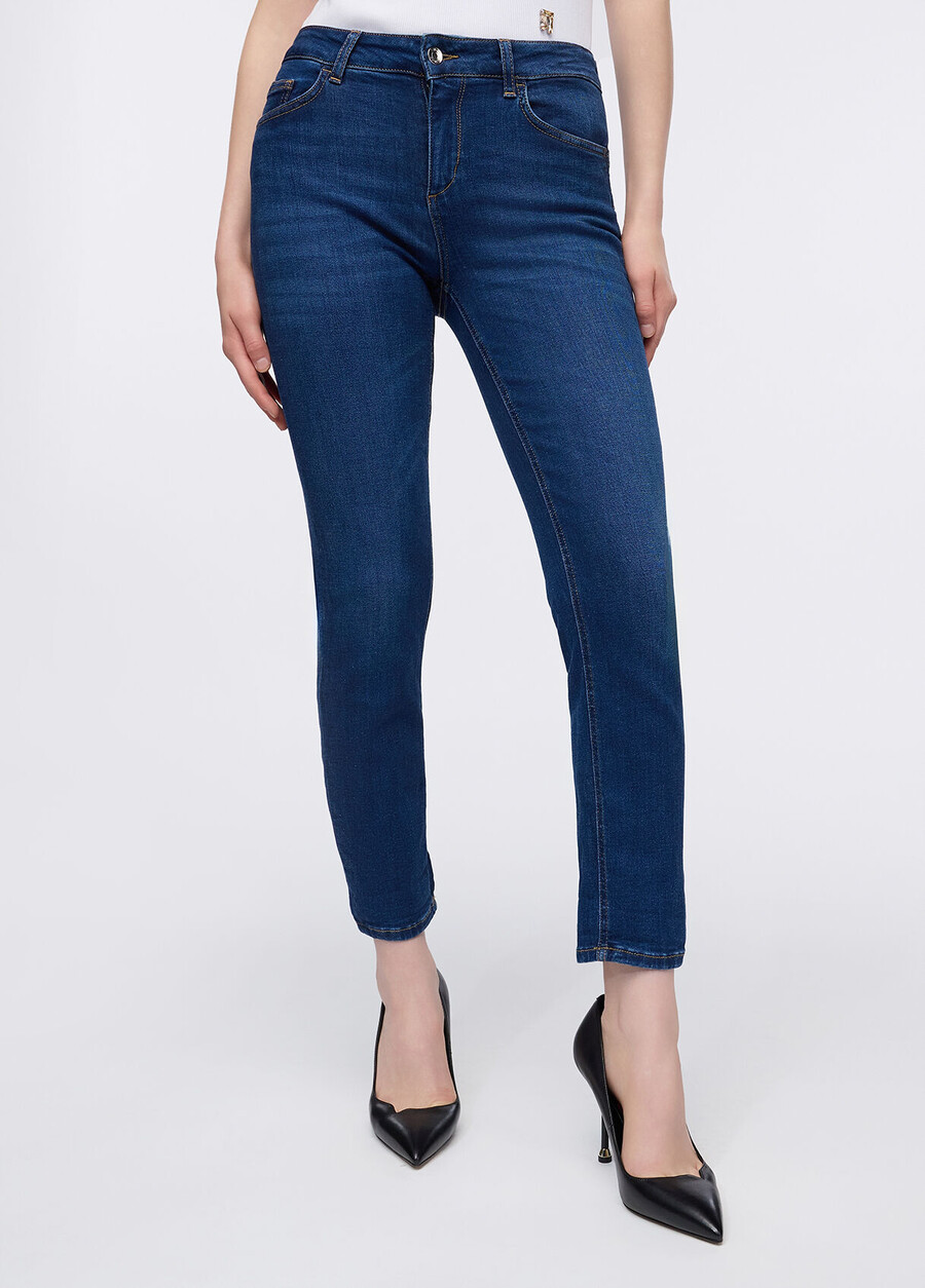 skinny jeans with turn-ups
