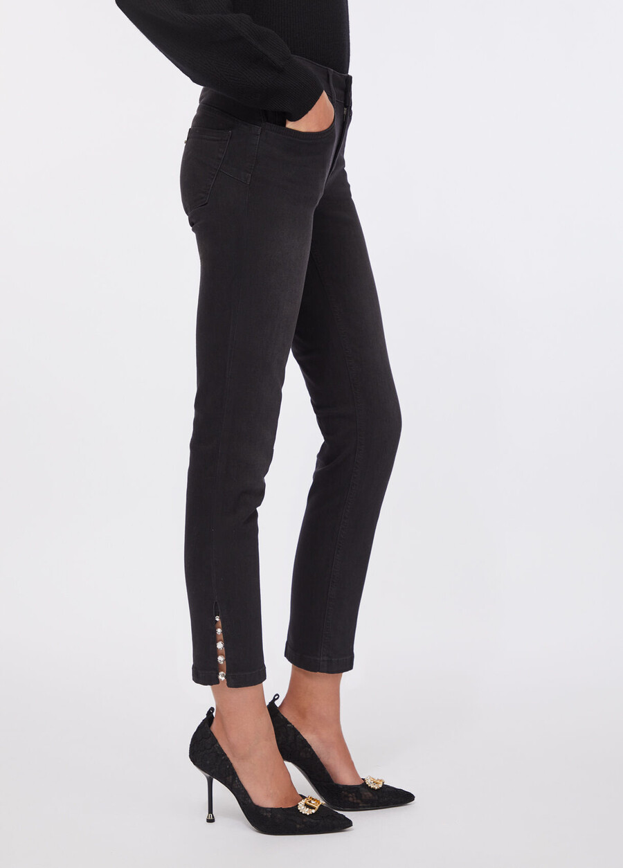 slim cropped jeans