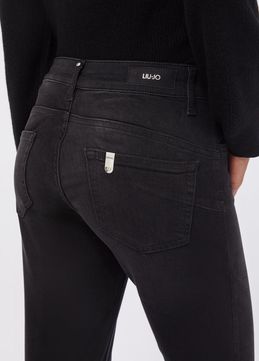 slim cropped jeans