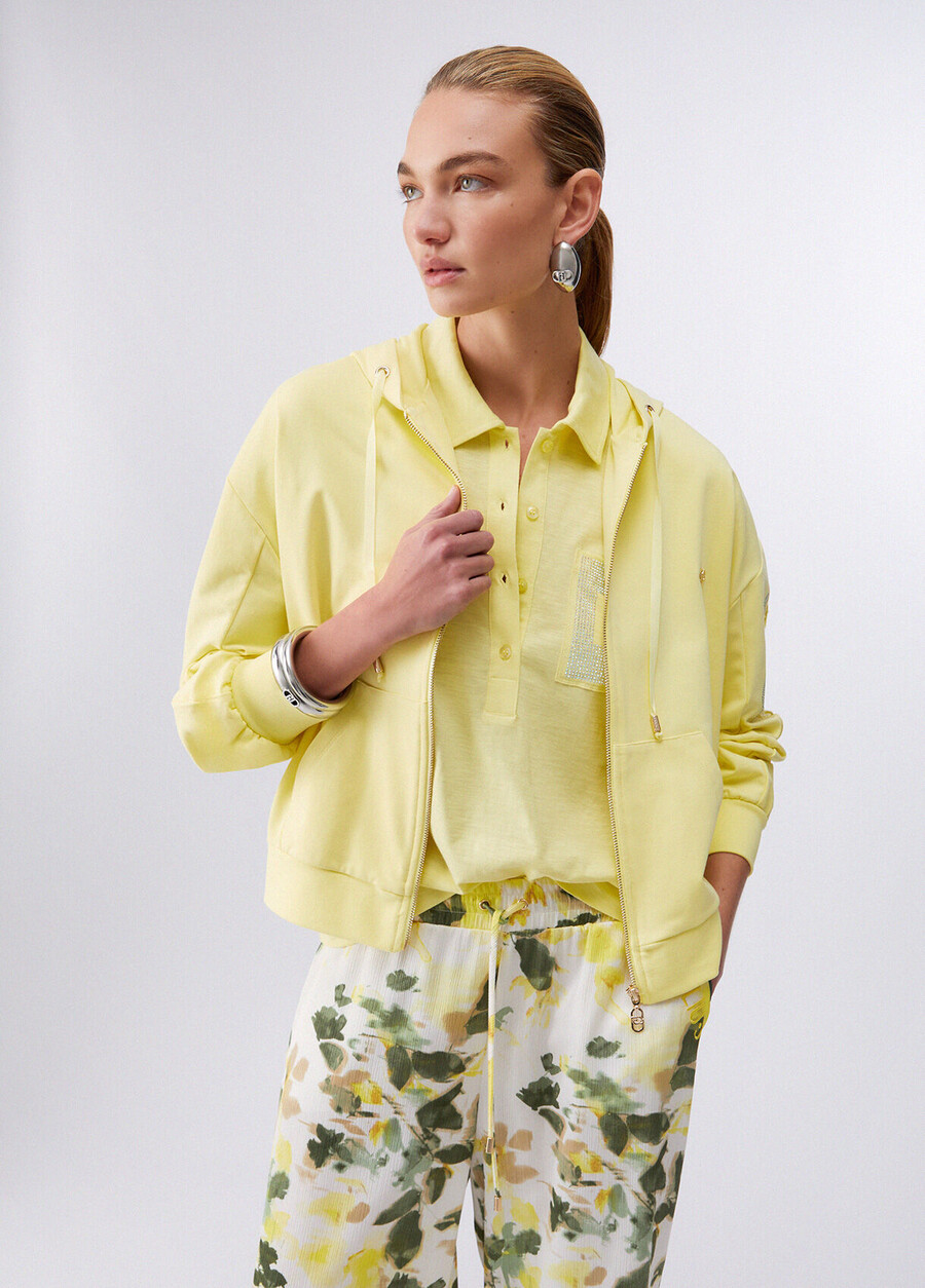sweatshirt with floral embroidery