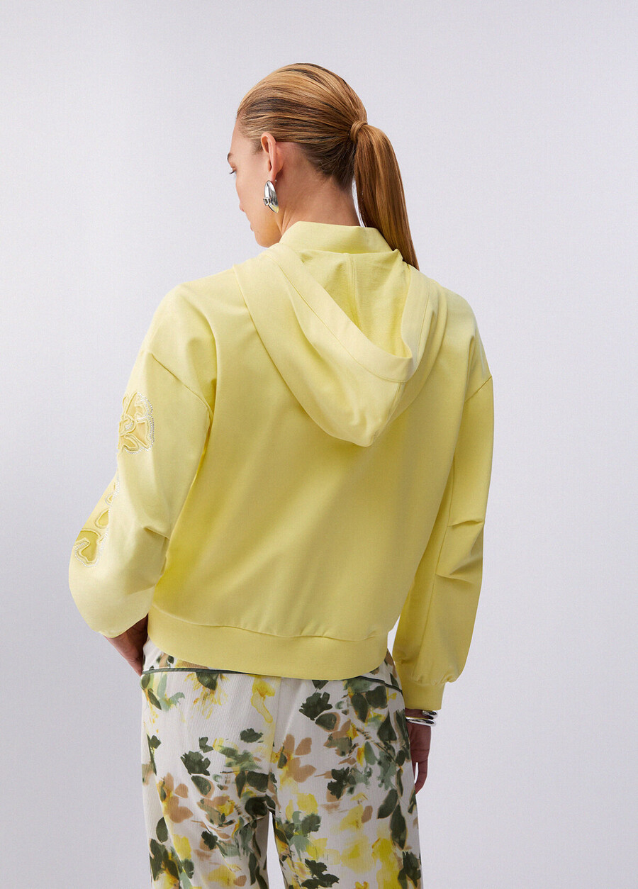 sweatshirt with floral embroidery