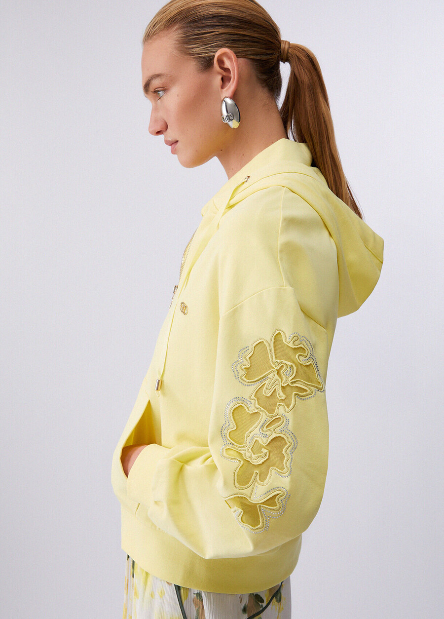sweatshirt with floral embroidery