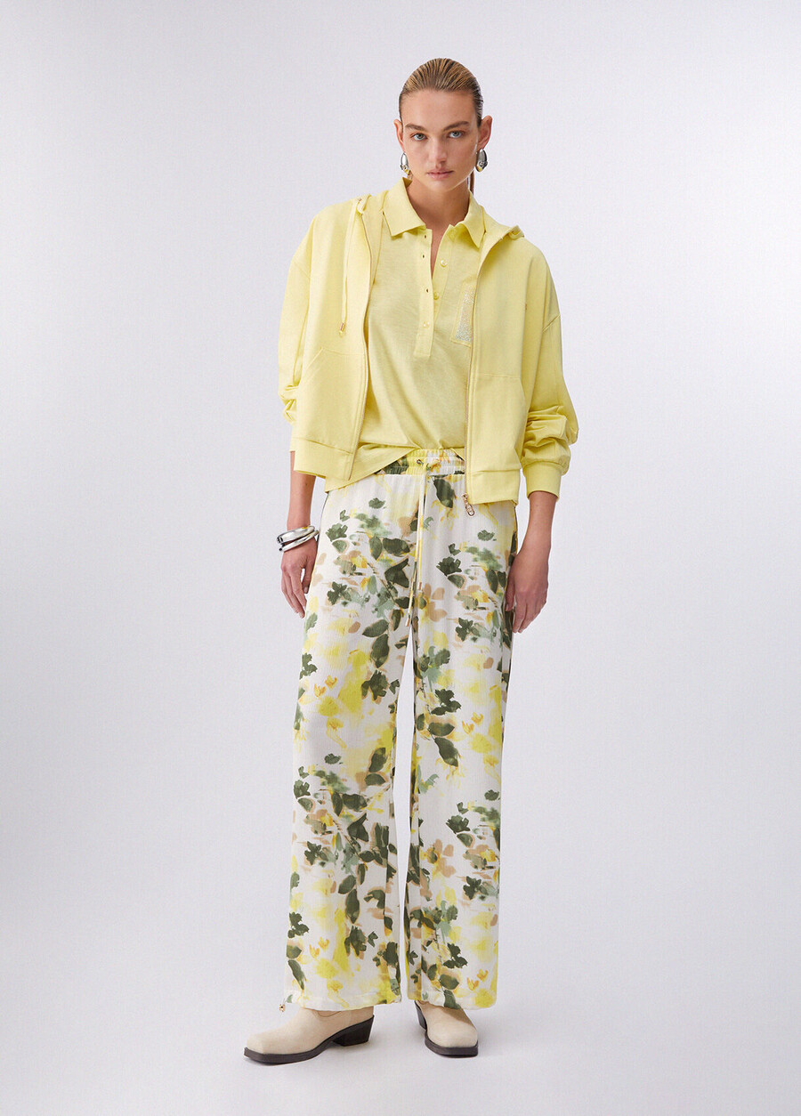 sweatshirt with floral embroidery