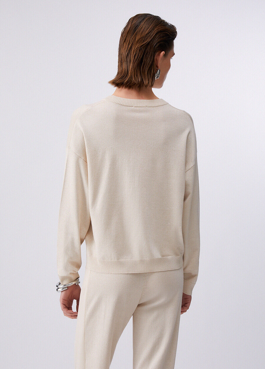 v-neck jumper