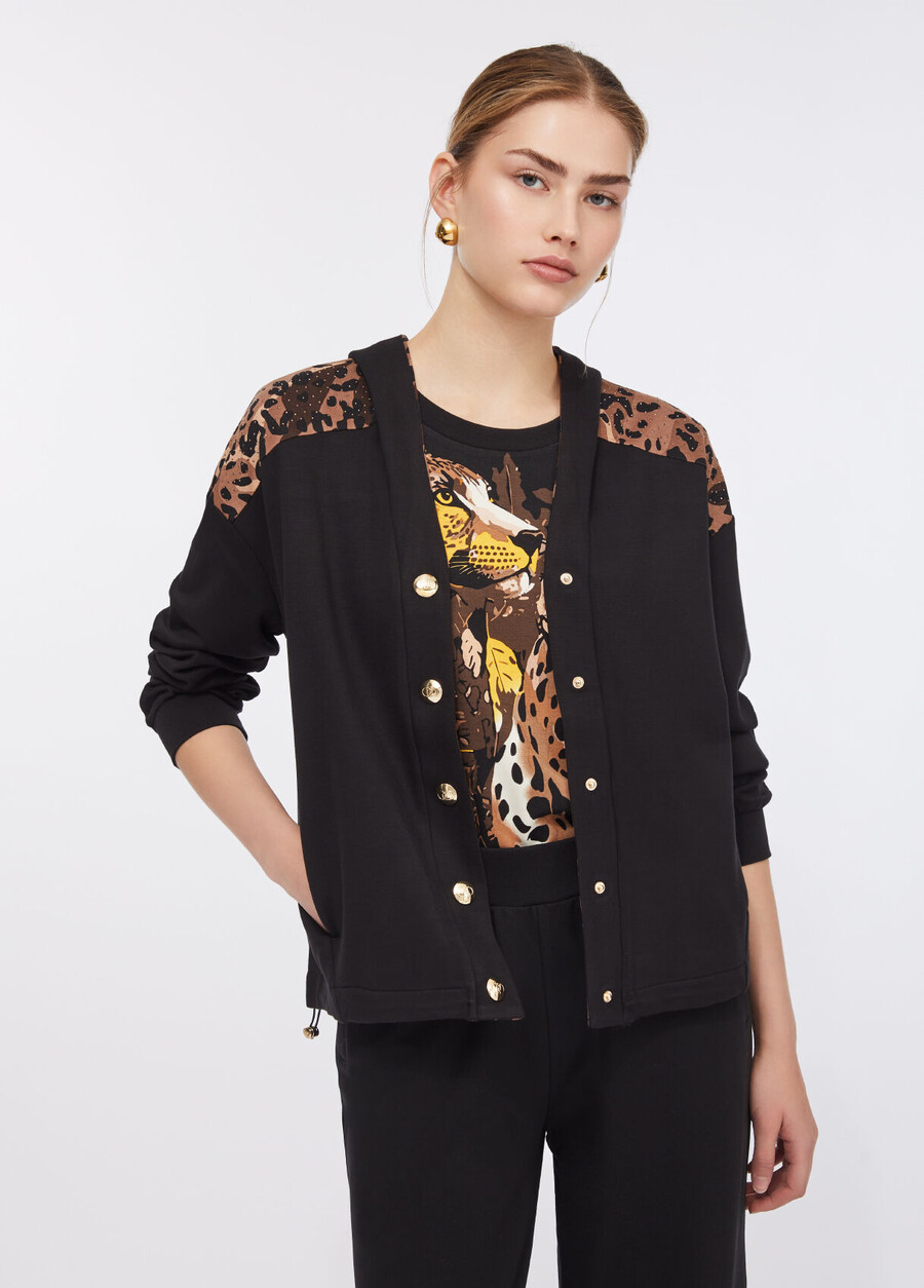 sweatshirt with buttons