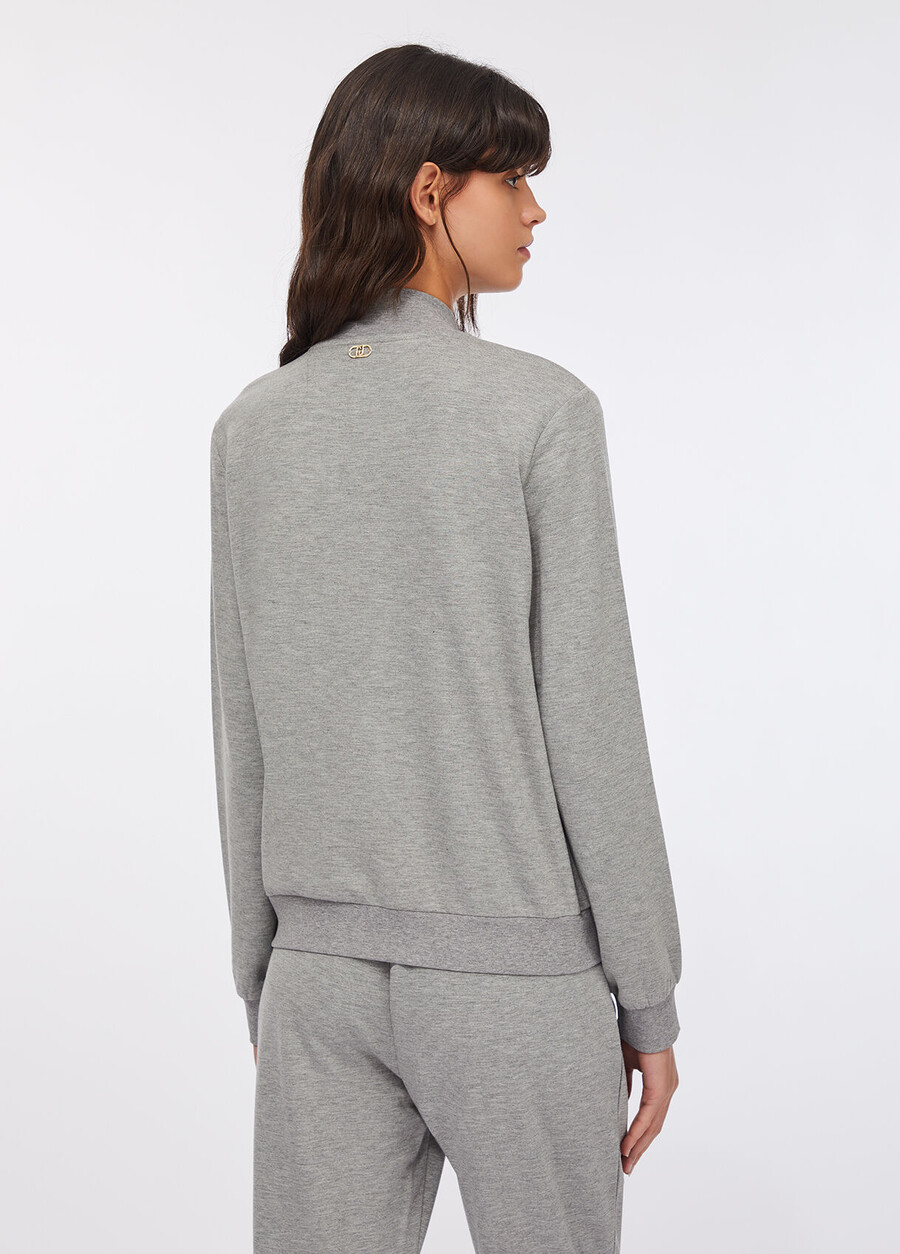 sweatshirt with zip
