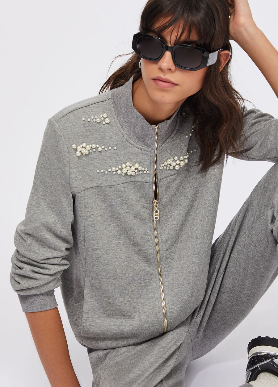 sweatshirt with zip