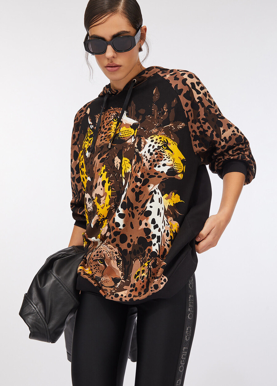 sweatshirt with animal print