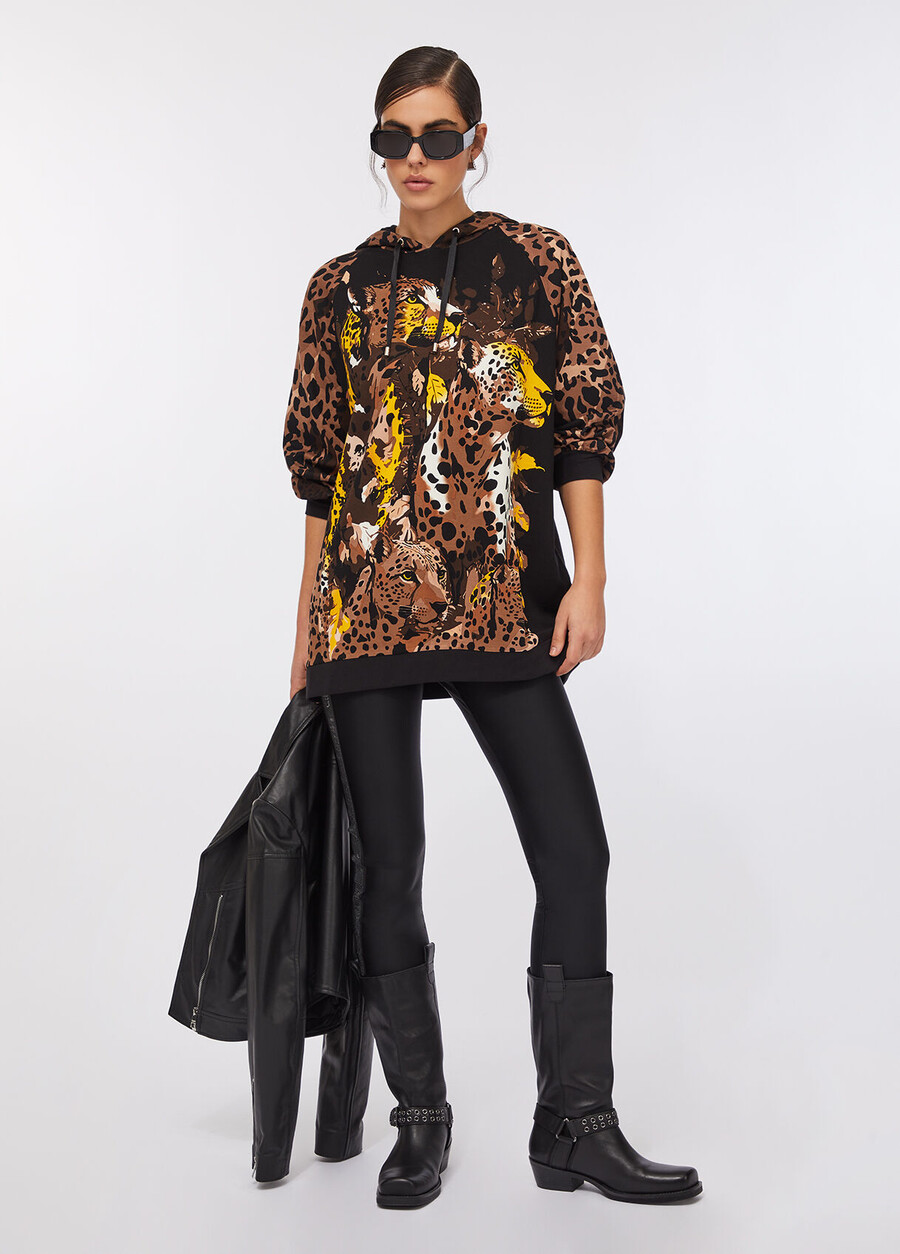 sweatshirt with animal print