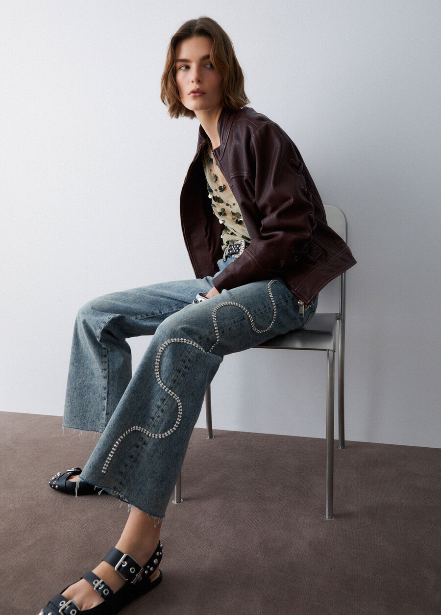 cropped jeans with bejewelled embellishment