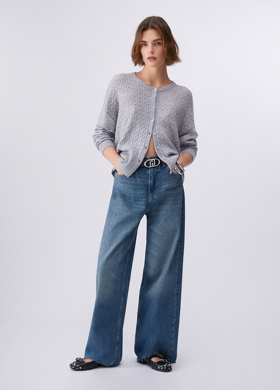 straight-leg jeans with rhinestones